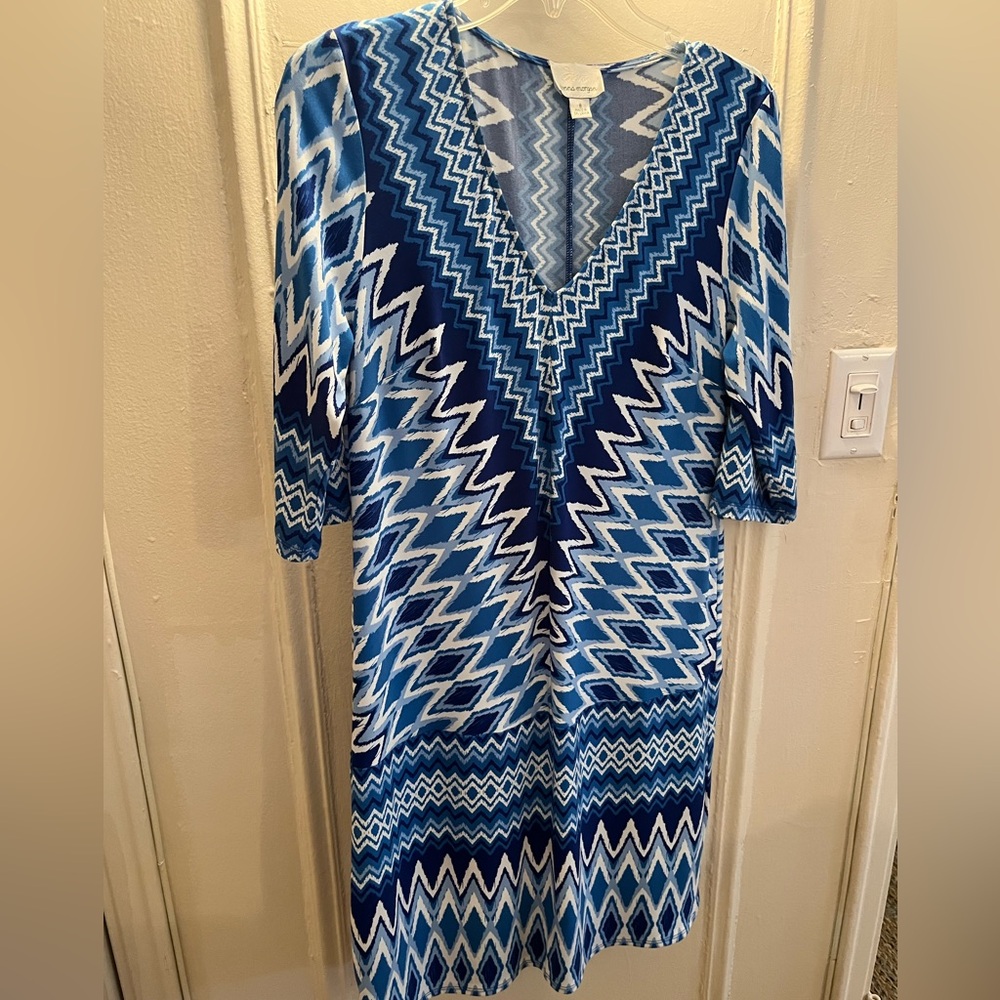 Donna Morgan v neck dress with sleeves.